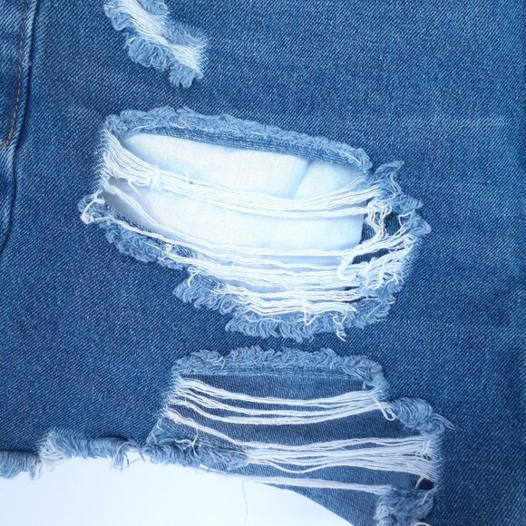 Almost Famous Womens Distressed Denim Shorts‎ Size 5 - Picture 11 of 16